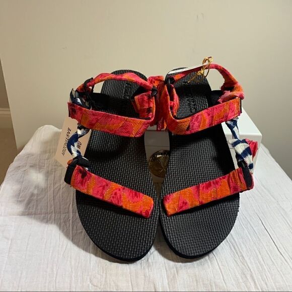 ARIZONA LOVE TREKKY SANDALS BY JASON WU - 41 (11) - Picture 4 of 10